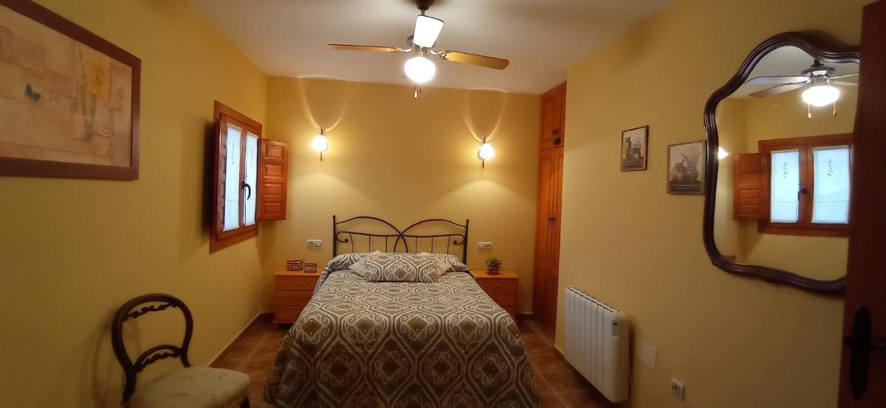 Casa Camille.Villares Elche De La Sierra Eksteriør billede