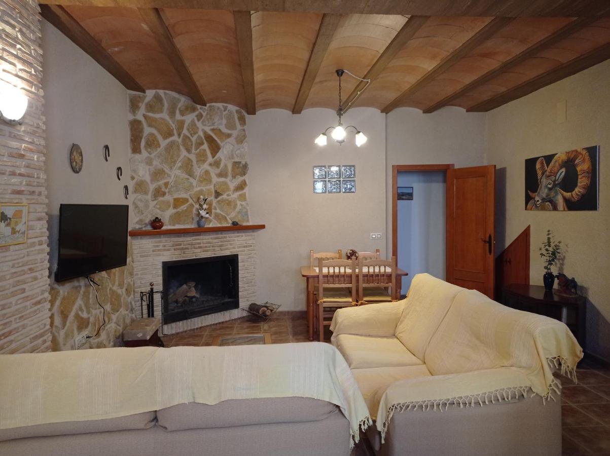 Casa Camille.Villares Elche De La Sierra Eksteriør billede