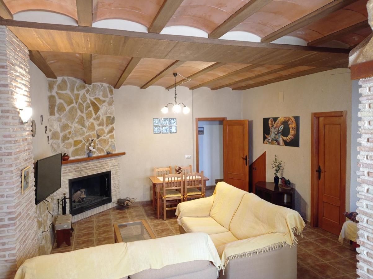 Casa Camille.Villares Elche De La Sierra Eksteriør billede