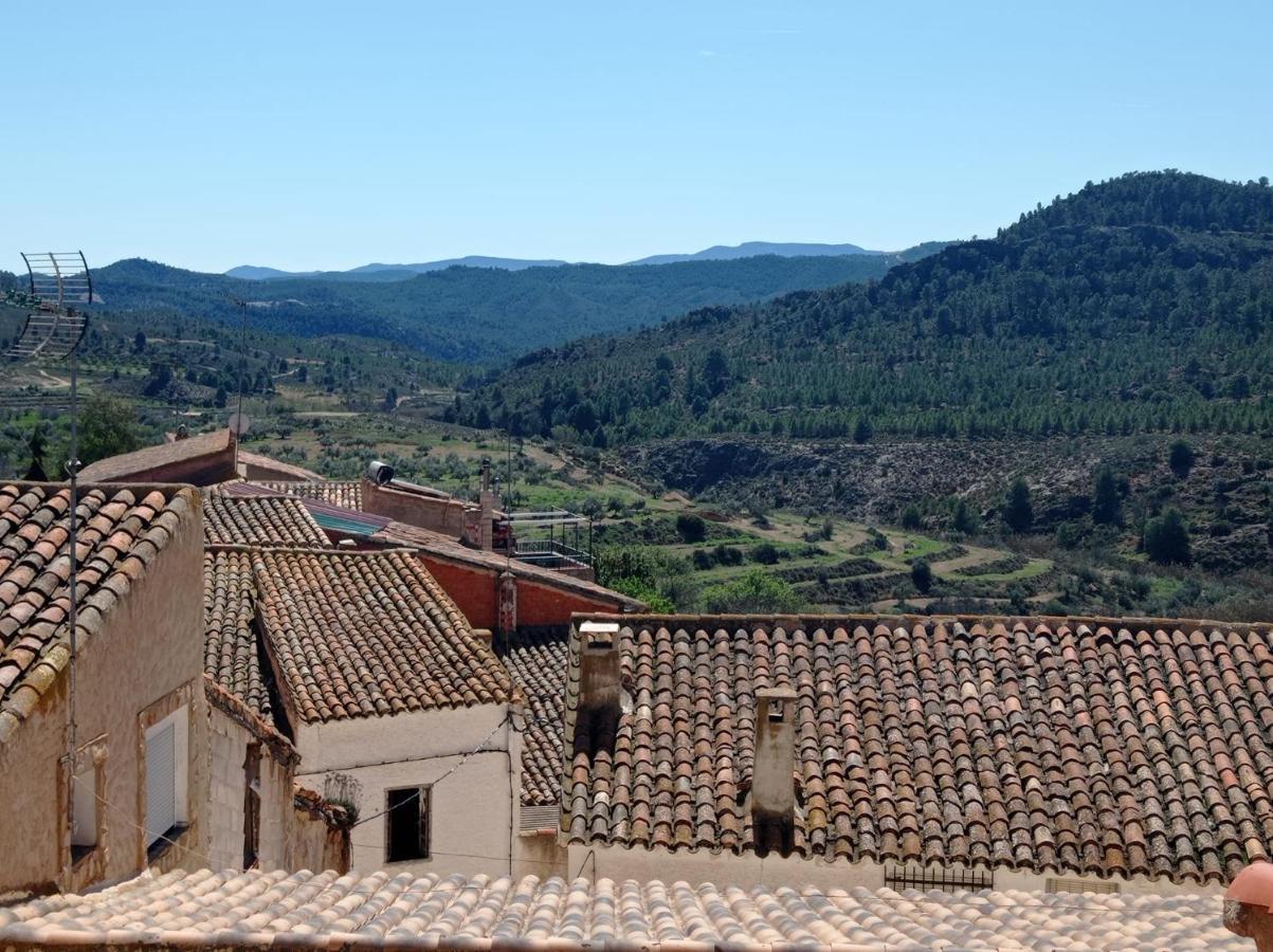 Casa Camille.Villares Elche De La Sierra Eksteriør billede